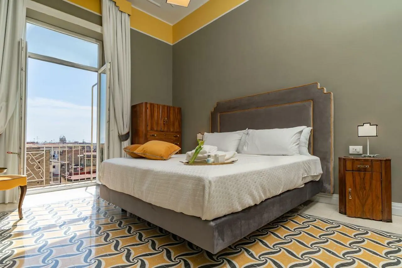 Il Fiore D'Oro Luxury Naples 3*,