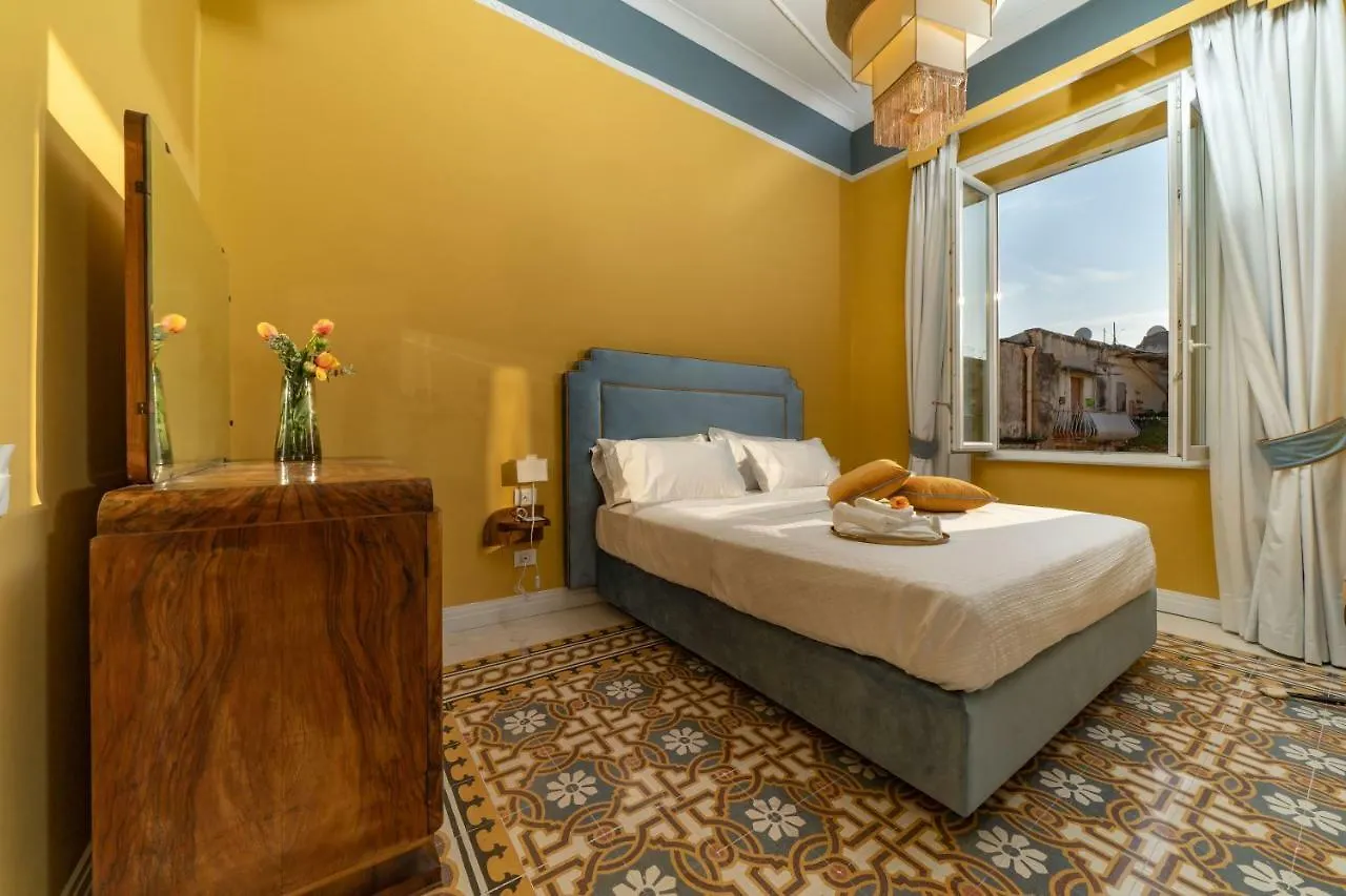 Il Fiore D'Oro Luxury Naples 3*,  Italy