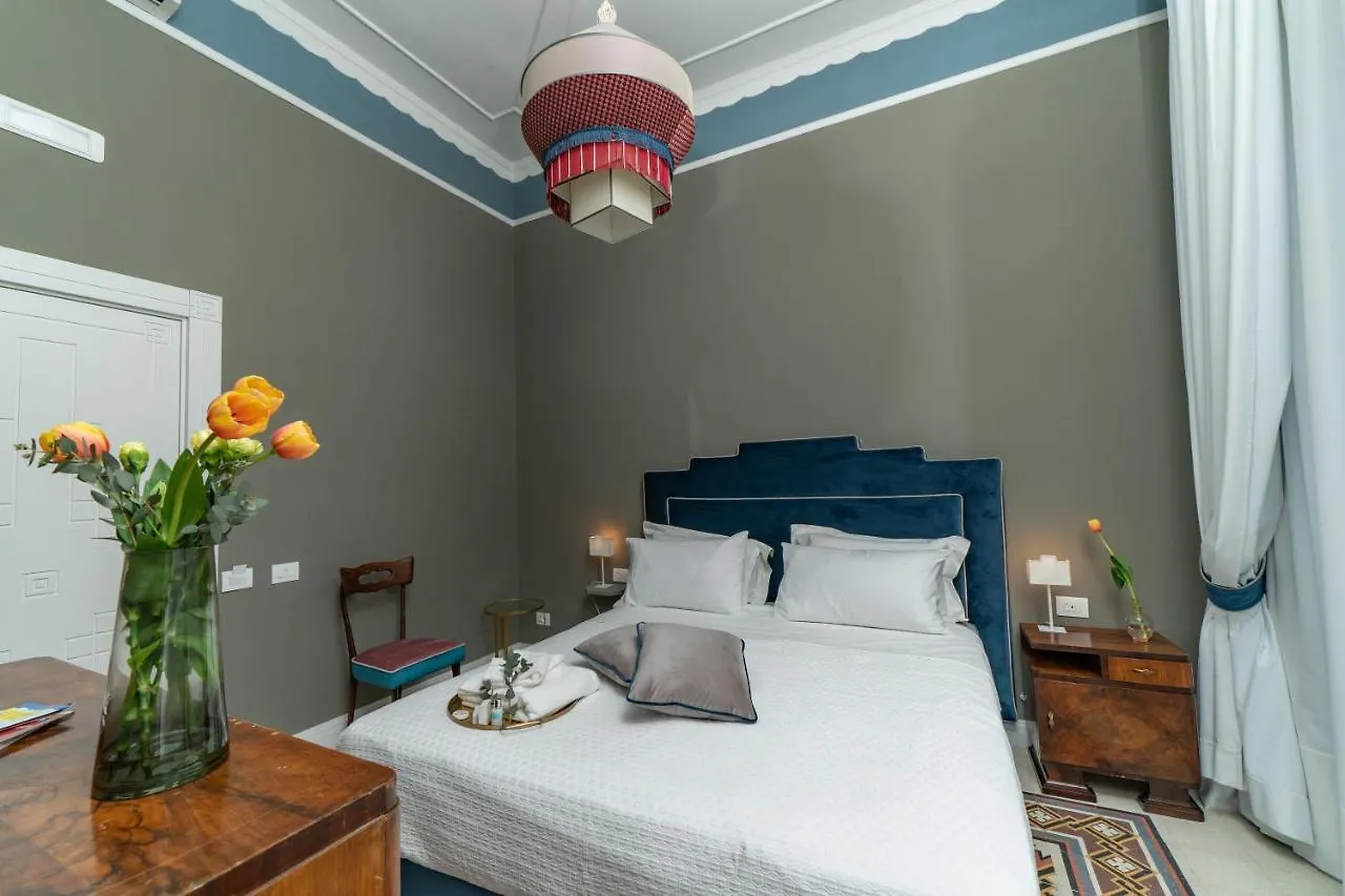 Il Fiore D'Oro Luxury Naples 3*,